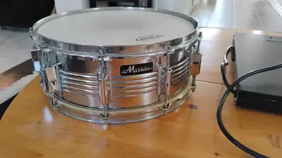 Vintage Maxwinn (PEARL) late 70's chrome snare drum & stand, View more