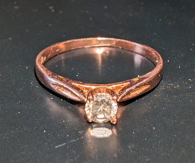 Diamond solitaire ring, 10K rose gold in Jewellery & Watches in City of Toronto - Image 2