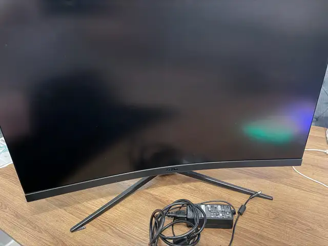 MSI Optix G32C4W 32" FHD Curved Monitor, 1500R, 165Hz, 1ms in Monitors in Calgary - Image 4