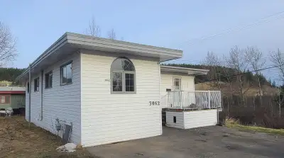 Upper Floor – $1,500/month 3 Bedrooms + 1 Den 1 Full Bathroom Bright living area Spacious kitchen Id...