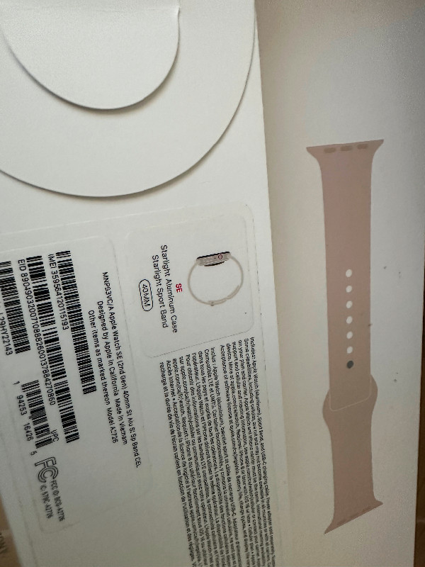 APPLE WATCH in Jewellery & Watches in Ottawa - Image 3