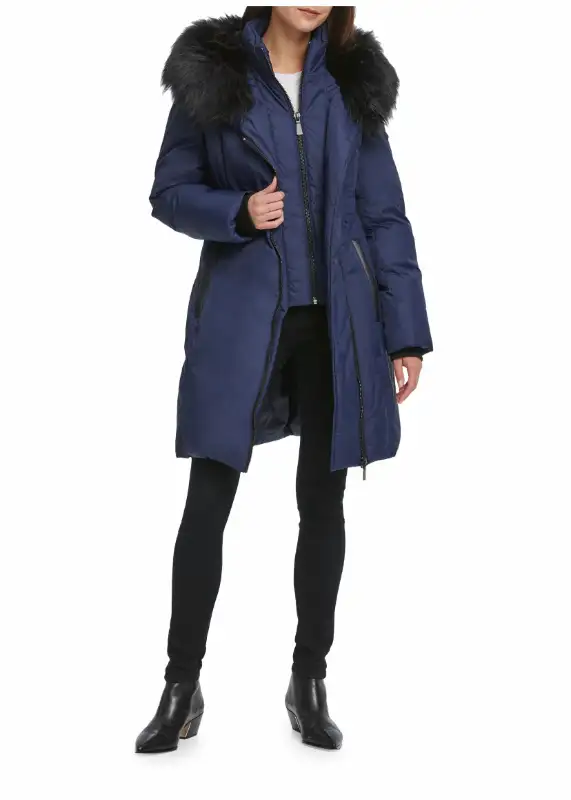 DKNY duvet manteau down parka puffer coat jacket aritzia zara in Women's - Tops & Outerwear in City of Montréal - Image 3