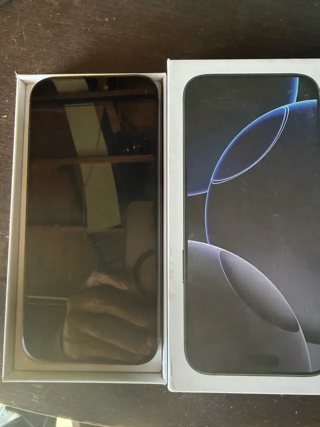 iPhone 16 pro max in Cell Phones in City of Toronto - Image 3