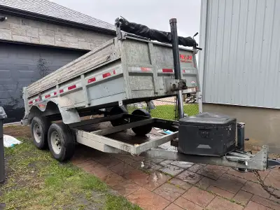 Trailer N&N Dompeur 6x12 2015 2 essieux 5200LBS Body bossé mais tout est fonctionnel Portes ouvrent...
