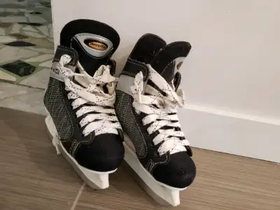 Patins à glace enfant CCM (j11), View more