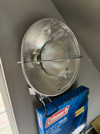 Clamp on lamp with large reflector 