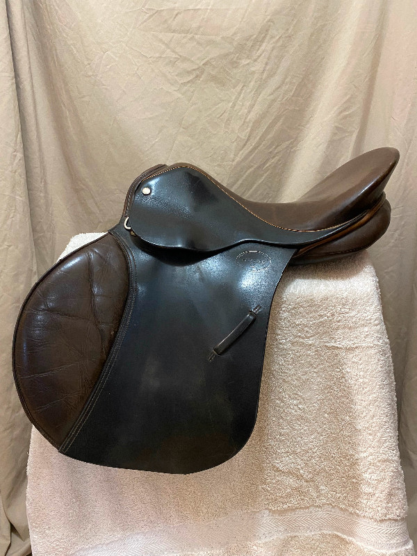 16” Jeffries English saddle for sale in Equestrian & Livestock Accessories in Penticton