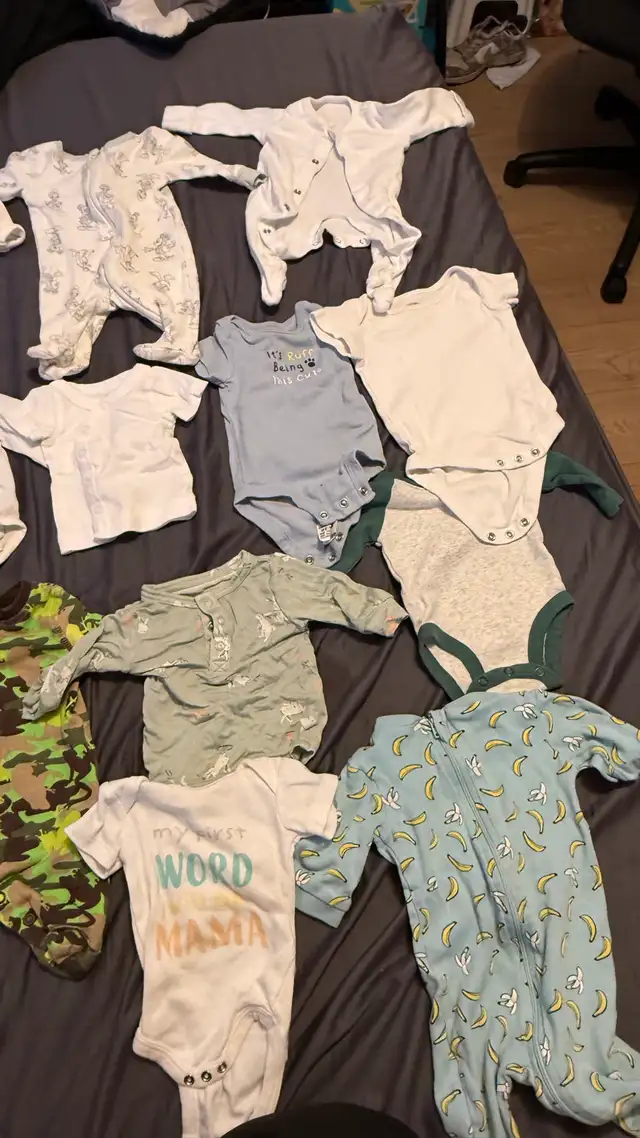 Baby Clothes and Diapers in Bathing & Changing in Ottawa - Image 3