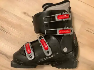 Nordica ski boots size 24 - 24.5, View more