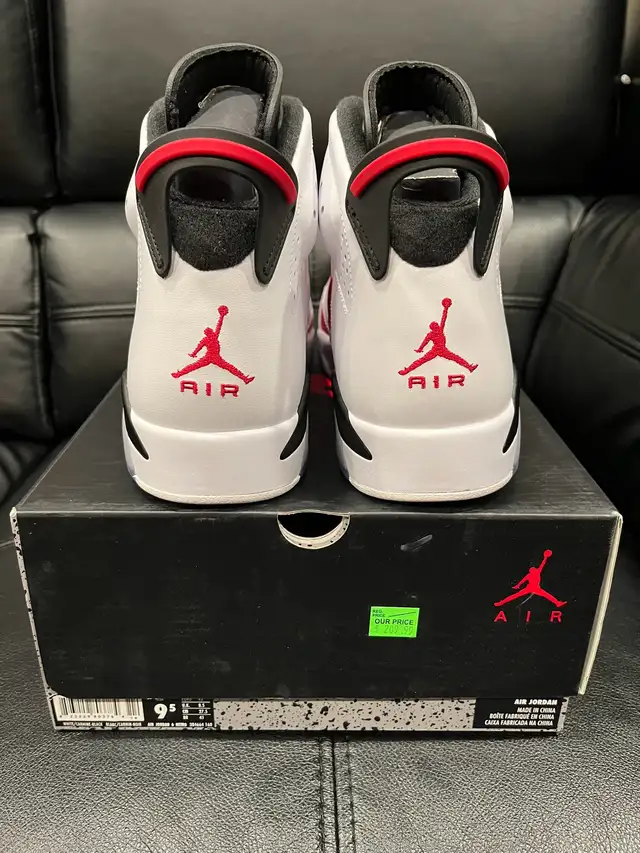 Air Jordan 6 Retro • Carmine • size 9.5 in Men's Shoes in City of Toronto - Image 3