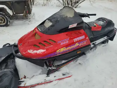 Selling my hubbya sled for him Runs mint always used amsoil and ran supreme well maintained taken ca...
