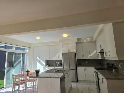 All Available rooms: 1. Huge Master Bedroom with Private Ensuite Bathroom with Standing Shower and B...