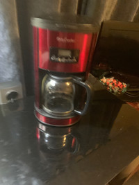 Red Betty crocker 12 cup coffee maker