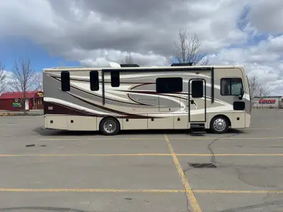 2015 Fleetwood excursion 33’ Diesel pusher with 63,000 miles on it. Powered by a 6.7 L Cummins. lots...
