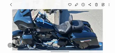 Je vends ma moto Harley-Davidson d'occasion, un véritable bijou sur roues avec une allure élégante e...