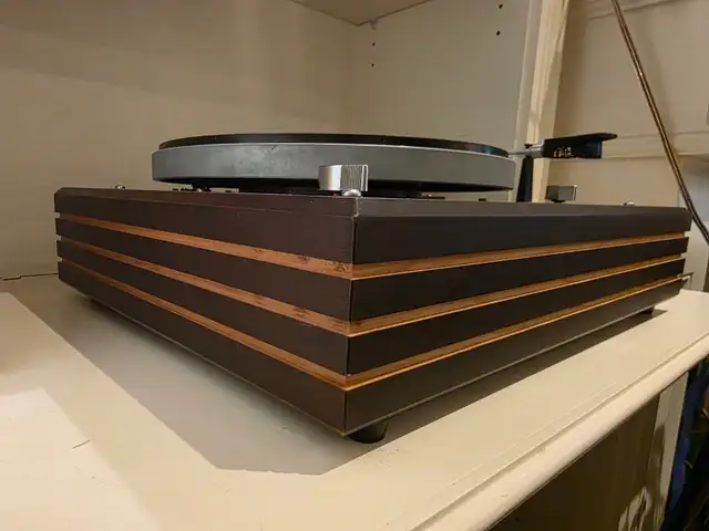+++Thorens TD160 Turntable with custom plinth+++ in Stereo Systems & Home Theatre in City of Toronto - Image 2