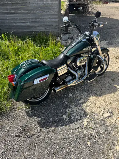 2016 Harley Davidson Dyna Switchback All stock excluding exhaust and handle bars. Factory detachable...