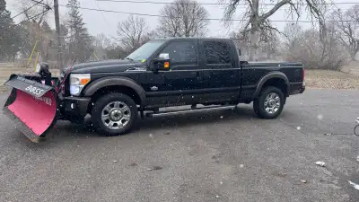 2016 Ford F350 King Ranch CrewCab 6.7L Powerstroke Diesel, 9’2” Boss Plow and plug and play salter....