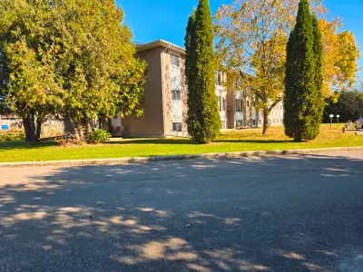 2 BEDROOM APT IN PERTH, ON