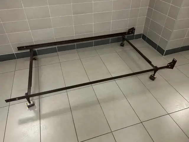 Twin/full/queen Size Metal Heavy Platform Bed Frame 4 Wheels in Beds & Mattresses in City of Toronto - Image 6