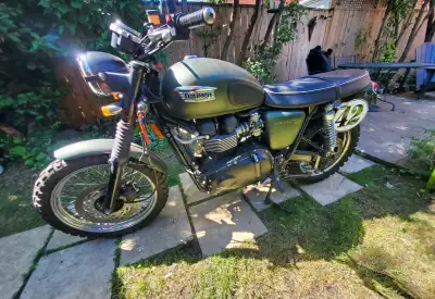 This 2009 Triumph is the real deal. With 19,503 km and meticulously maintained, this beauty is in mi...