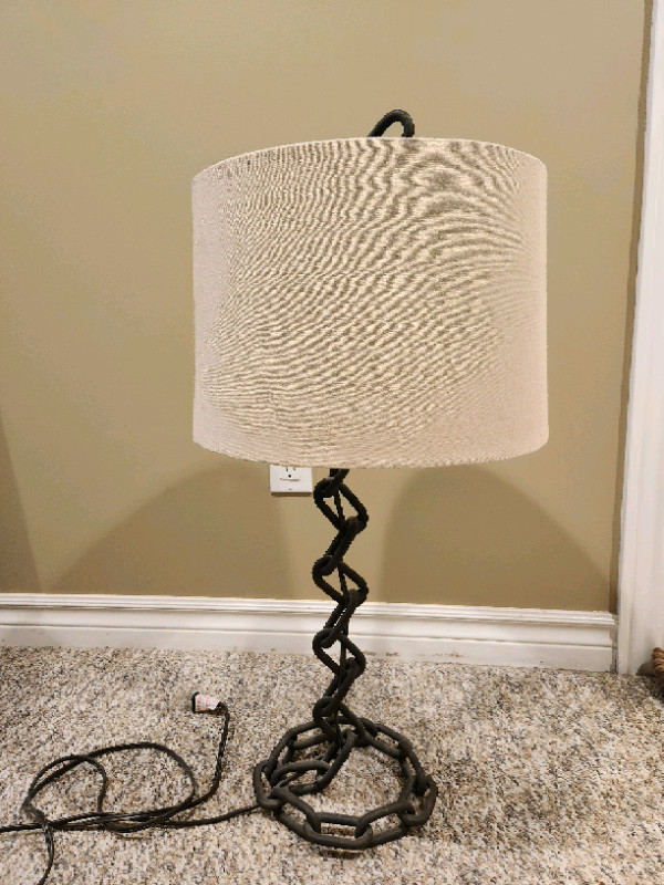 Chain base lamp light in Indoor Lighting & Fans in Oshawa / Durham Region