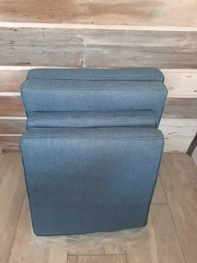 coussins extérieurs neufs au choix, View more