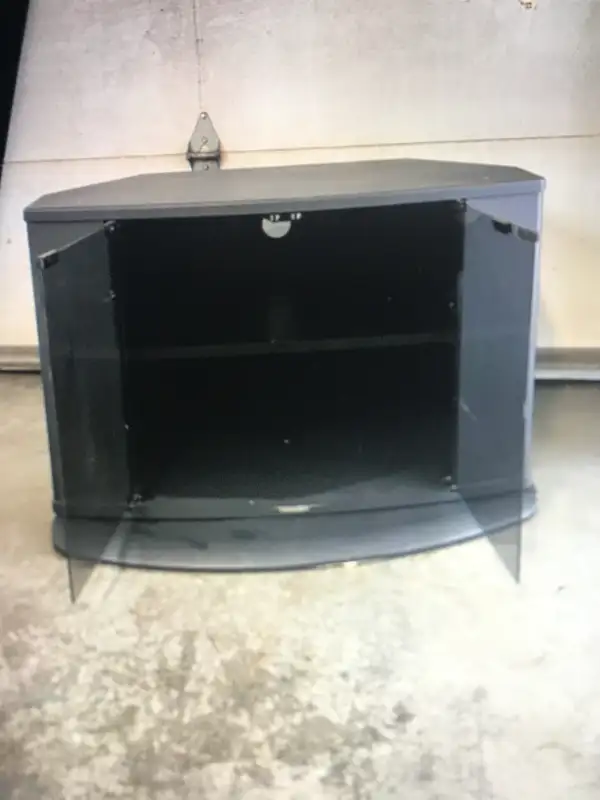 TV Stand in TV Tables & Entertainment Units in Kamloops - Image 3