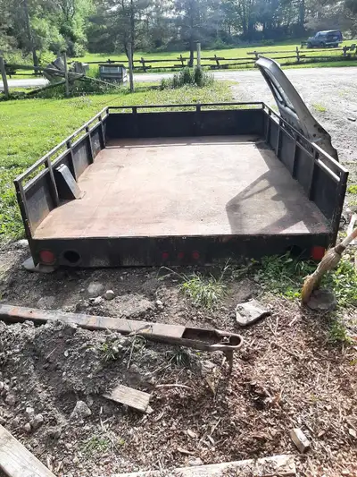 Heavy duty flat Deck Good shape Measurementsast photos. Firm on price No trades