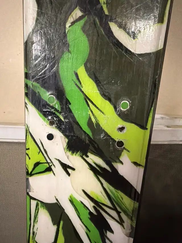 Rossignol Skis 158 twin tip no bindings in Ski in Calgary - Image 7