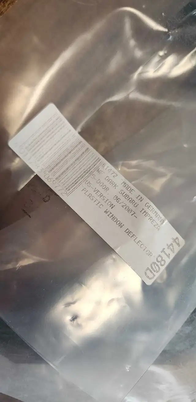 Subaru Impreza WeatherTech Side Deflector in Auto Body Parts in Laval / North Shore - Image 3