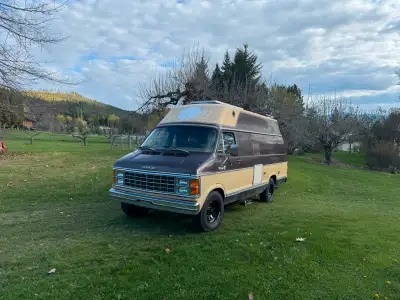 Great Camper Van or well equipped Nano Home. 360 engine that also runs on propane Upgraded suspensio...