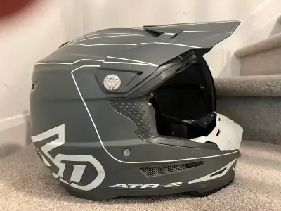 6D ATR-2 Motocross helmet. Grey/white. Large. Barely used.