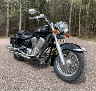 Clean, Ready to Ride 34,955 miles. Well maintained American cruiser. 1507cc, this bike is a monster,...