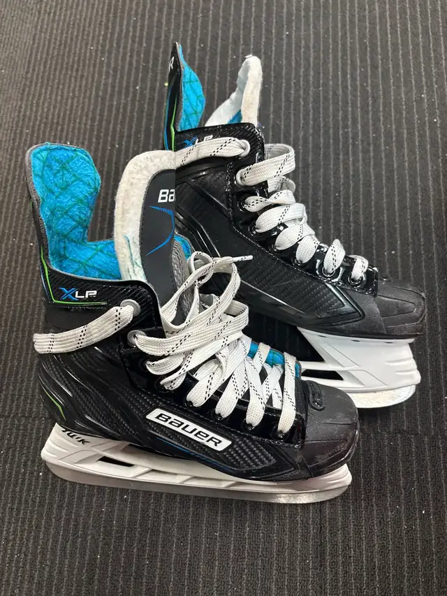 Bauer Skates size 3 in Skates & Blades in City of Toronto - Image 2