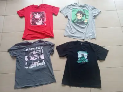 LOT DE T-SHIRTS TAILLE SMALL 5$ pour les 4, View more