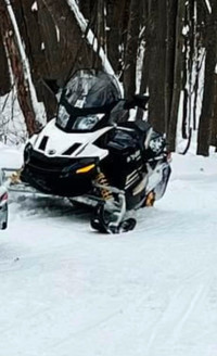Sled for sale. Skidoo GSX 1200 4 stroke