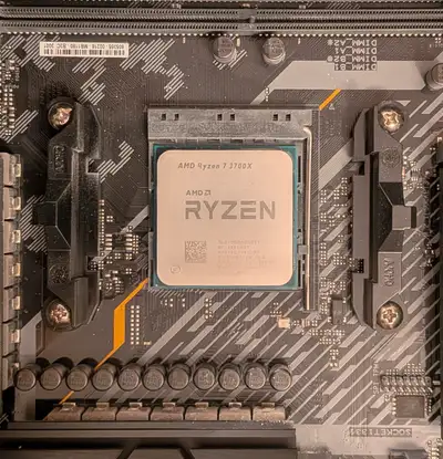 For sale, One AMD Ryzen 3700X CPU Processor with Wraith Cooler in excellent condition. Socket AM4, 8...