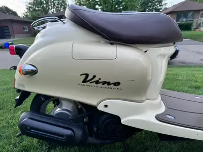 Perfect scooter to get around town or use for Uber Eats Delivery! Cheap on gas and insurance 2 Strok...