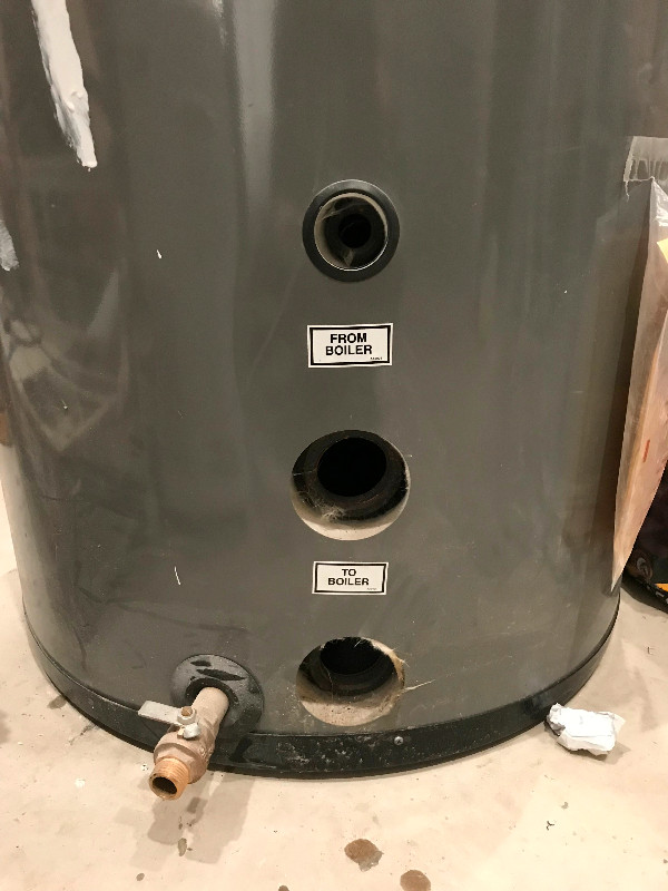 Commercial Hot Water Storage Tank in Other in Kawartha Lakes - Image 2