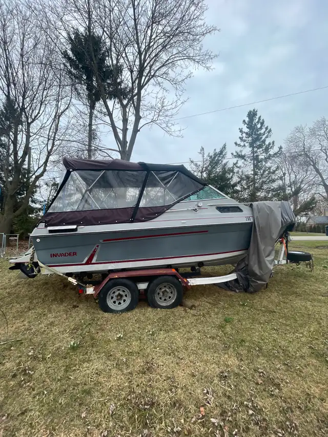 1985 Invader V210 Cuddy Cabin – 20ft in Powerboats & Motorboats in Hamilton - Image 2