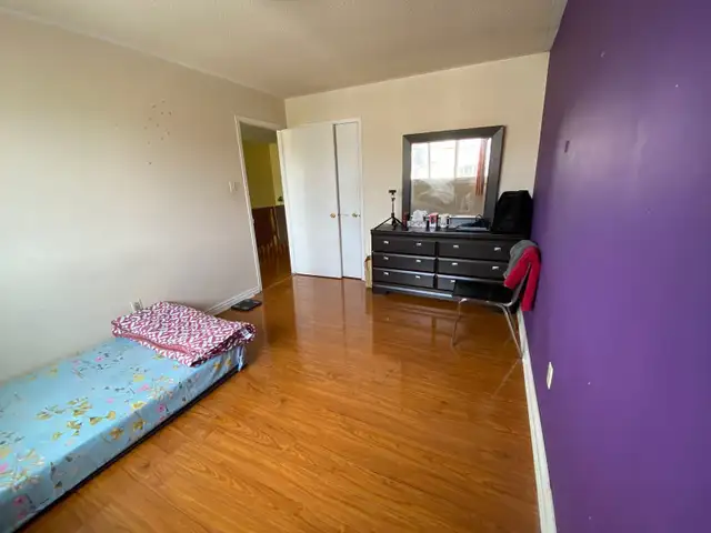 Spacious Bedroom for Rent – Prime Brampton Location! in Room Rentals & Roommates in Mississauga / Peel Region - Image 3