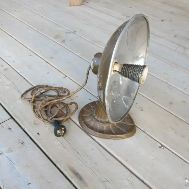 Vintage Dish Style Desktop Heater or Light in Indoor Lighting & Fans in Ottawa - Image 2