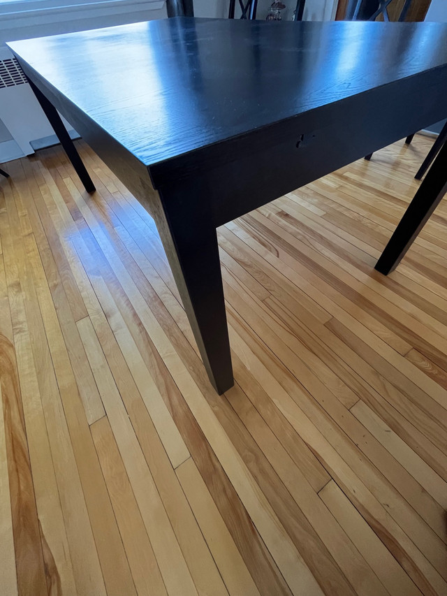 Table salle à manger IKEA en bois dans Mobilier de salle à manger et cuisine  à Ville de Québec - Image 4