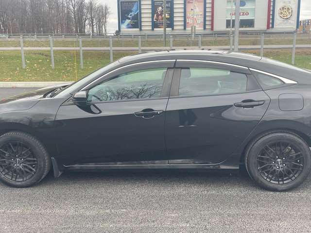 Honda civic 2016  dans Autos et camions  à Saint-Jean-sur-Richelieu - Image 4