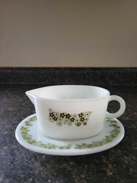 Corelle Spring Blossom Gravy Boat in Excellent Condition $25.00