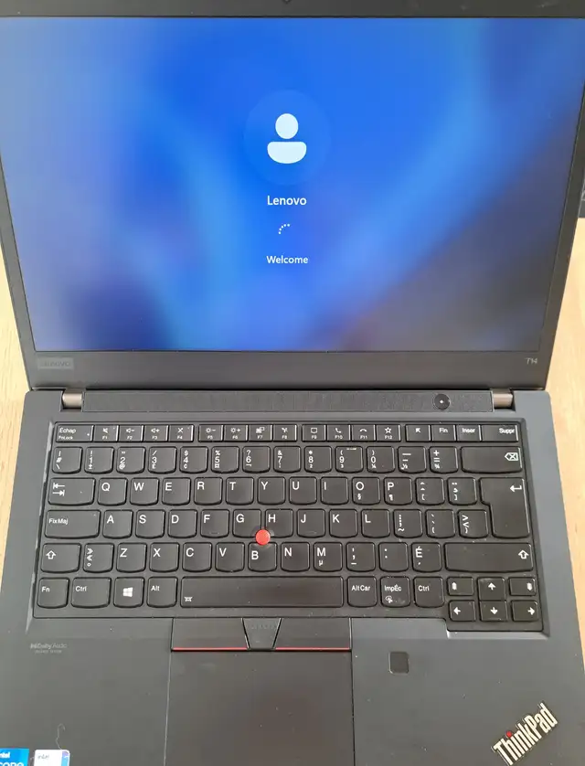 Like New, Lenovo ThinkPad T14 Gen 2 Intel i5-1145G7 CPU Laptop in Laptops in City of Montréal - Image 2