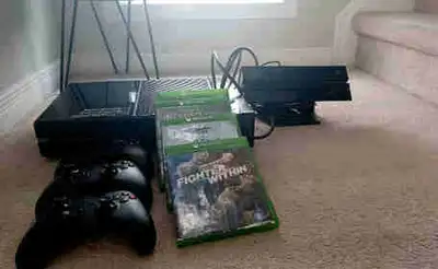 XBOX 1 - 3 Controllers - KINECT, View more