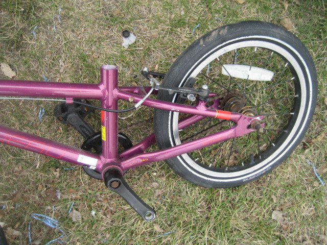 garneau bmx kid bike for parts / repair, 9 in frame, missing lef in BMX in Calgary - Image 4