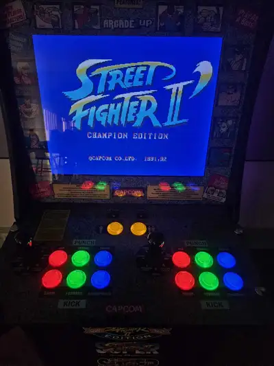 17 inch high contrast led screen with a 5:4 viewing ratio, illuminated control buttons, official 1Up...